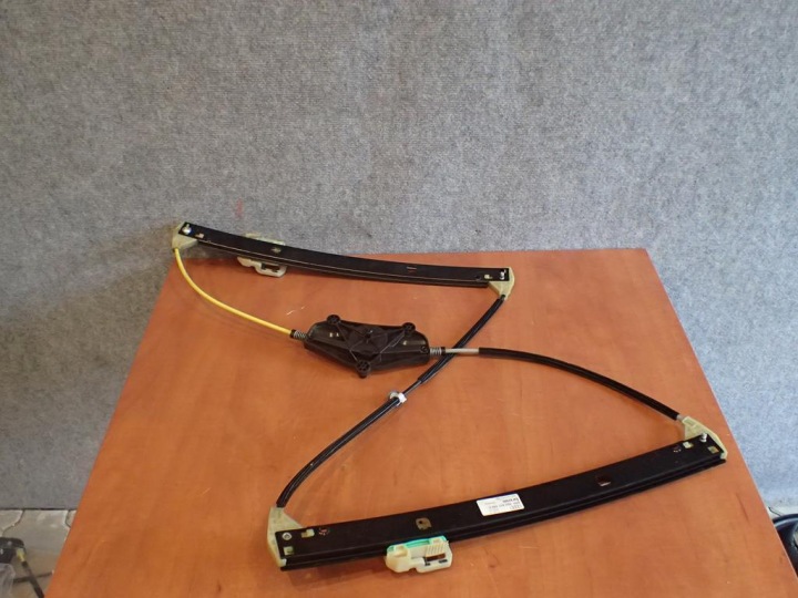 MÉCANISME ESSUIE GLACES DROITE AUDI A4 B8 08