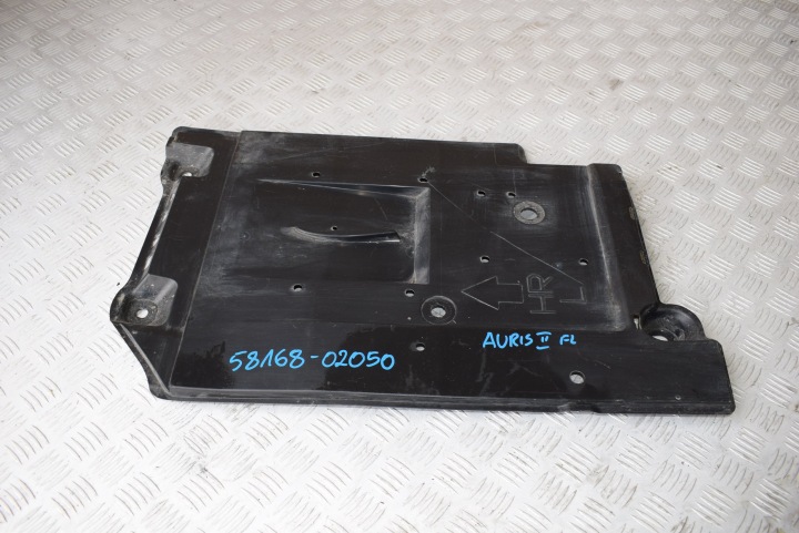 cover chassis left TOYOTA AURIS II LIFT
