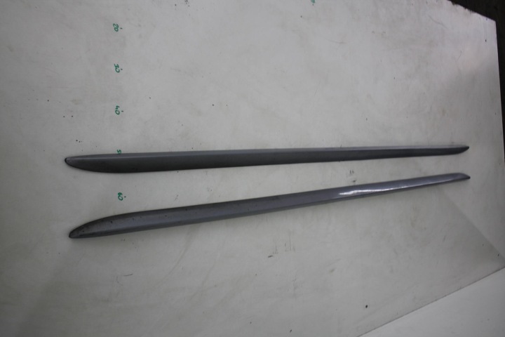 MOULAGE JUPE GAUCHE AUDI A4 B8 S-LINE DES ROUES. LX7V