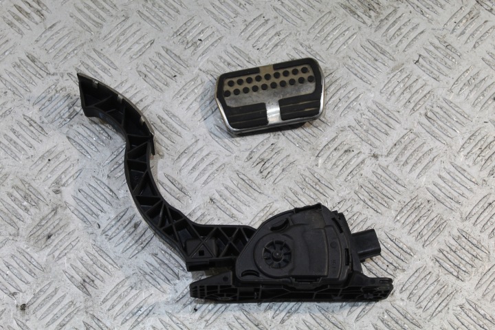 pedala gasa poklopčići FORD FOCUS MK3 LIFT