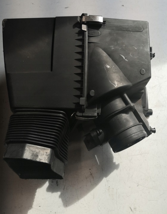 cover of a filter, air AUDI A6 C6 4F0133835H