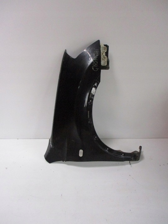 fender Nissan Qashqai 1 and right