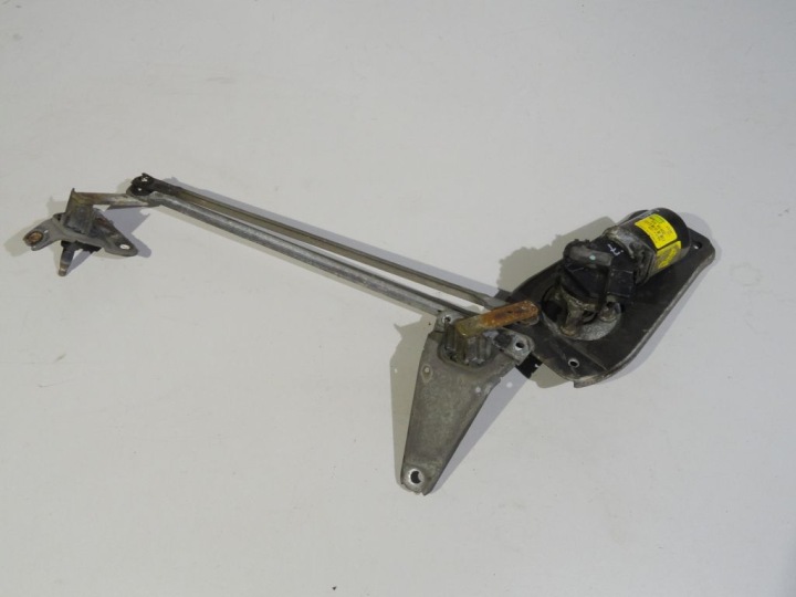 Citroen Berlingo lift mechanismus stěračů předek