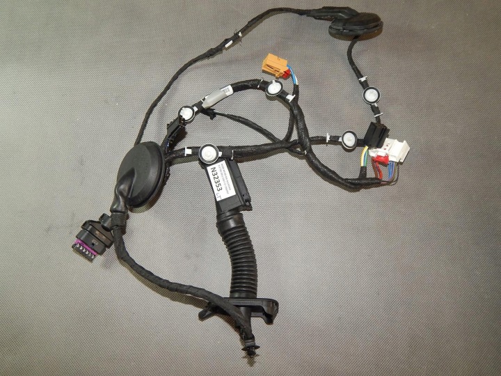 AUDI A4 B9 köteg ajtó bal far 8W0971687T