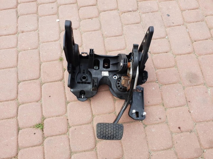 Pedal pedale europa Opel Astra K V 39023899