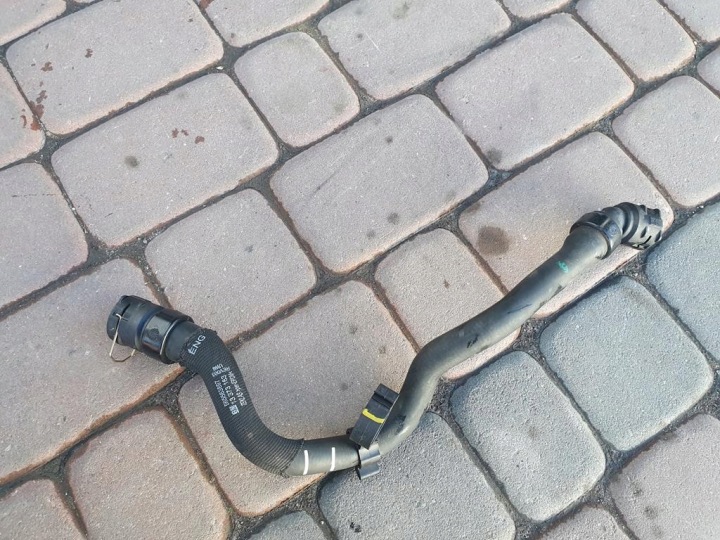 Schlauch Schlauch Rohr des Wassers 1.6T Opel Astra K V 13373163
