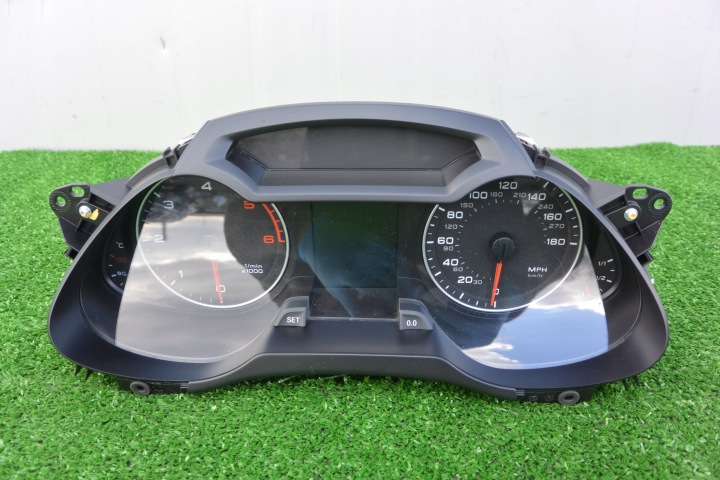 budíky budiky AUDI A4 B8 8K 2.0 TDI UK 8K0920981D