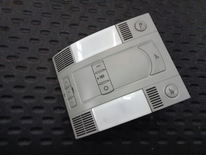 OSWIETLENIE Cabine BRAMA GARAZOWA AUDI A8 D3 LIFT