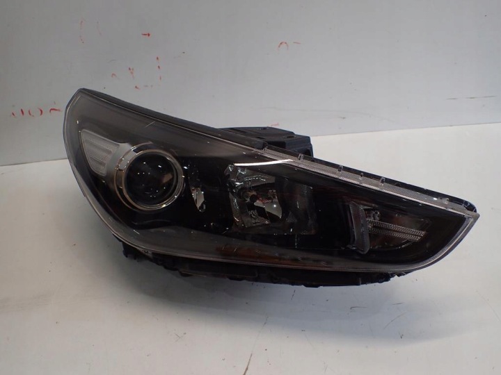 lámpa eleje elsö jobb HYUNDAI I30 17- ciemna