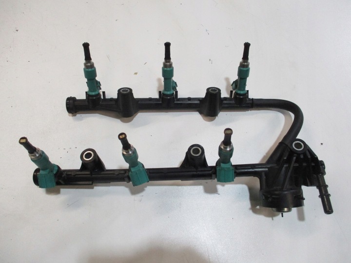 injection ramp Lexus RX450 3.5i hybryda