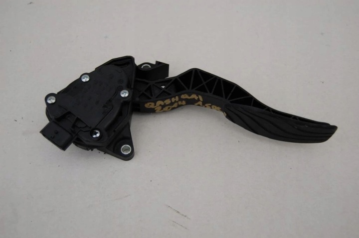 accelerator pedal QASHQAI II 2014 1.5DCI