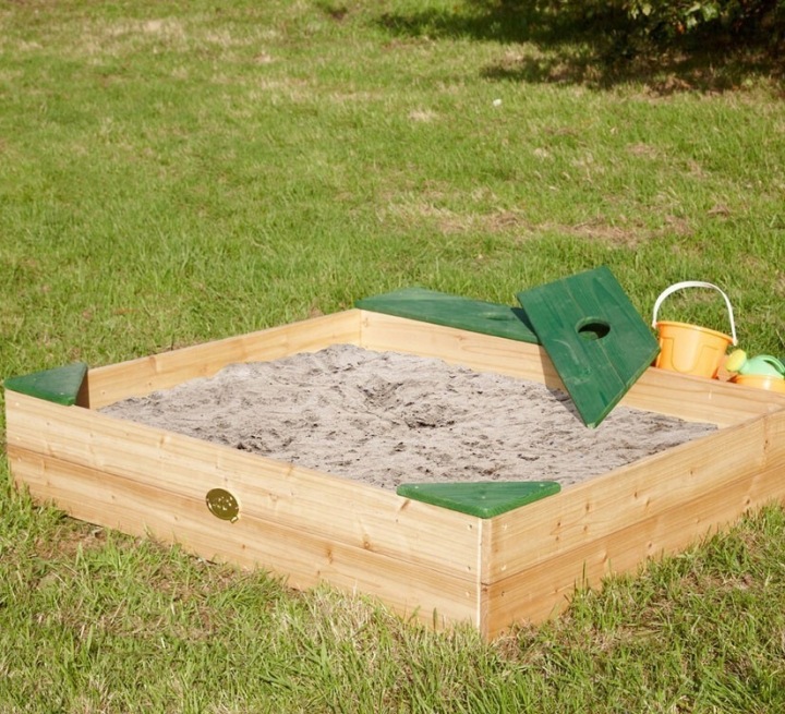 PIASKOWNICA DREWNIANA Z ŁAWECZKAMI POKROWIEC AXI Długość 115 cm