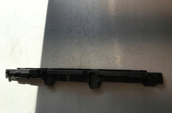 VW PASSAT CC staffa Suppporto montaggio paraurti 3C8807863D