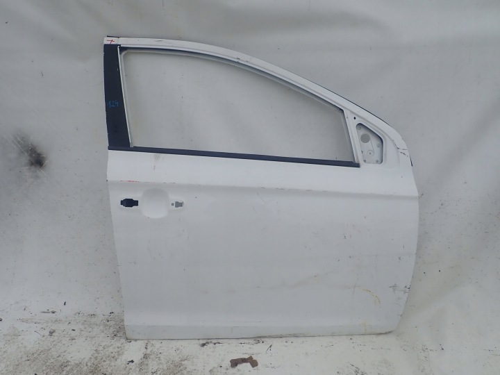 HYUNDAI I20 08-14 dvere pravé predné predok