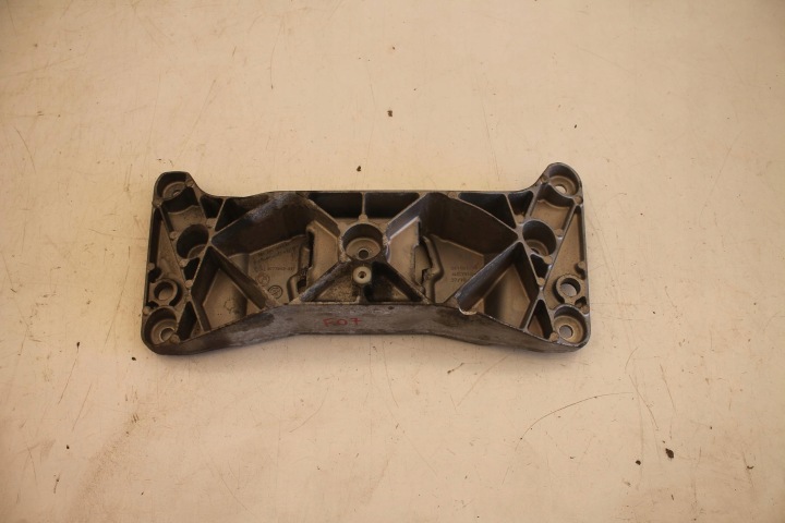 GETRIEBEHALTER GETRIEBE GETRIEBE 6777613 BMW F07
