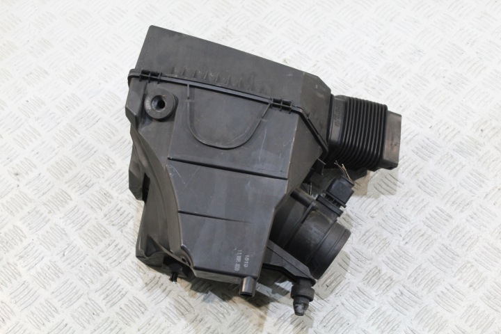 cover of a filter, air AUDI A6 C6 4F 4F0 LIFT
