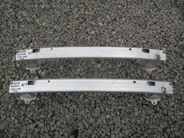 STOSSSTANGENTRÄGER HINTEN ALFA ROMEO STELVIO 2016R->