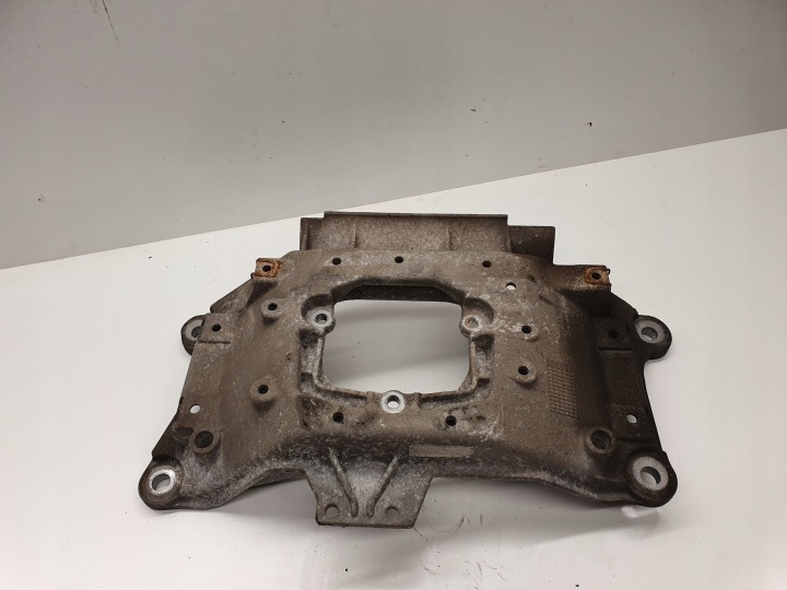tartó PODPORA Sebesség Valtók SEBESSÉGVÁLTÓ AUDI A4 A5 8K0399263BA