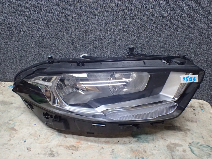LIGHT FRONT RIGHT MERCEDES A KLASA W177