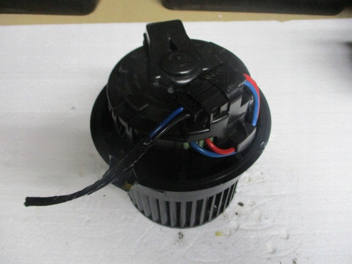 ventilateur réchauffement DACIA DUSTER 18R