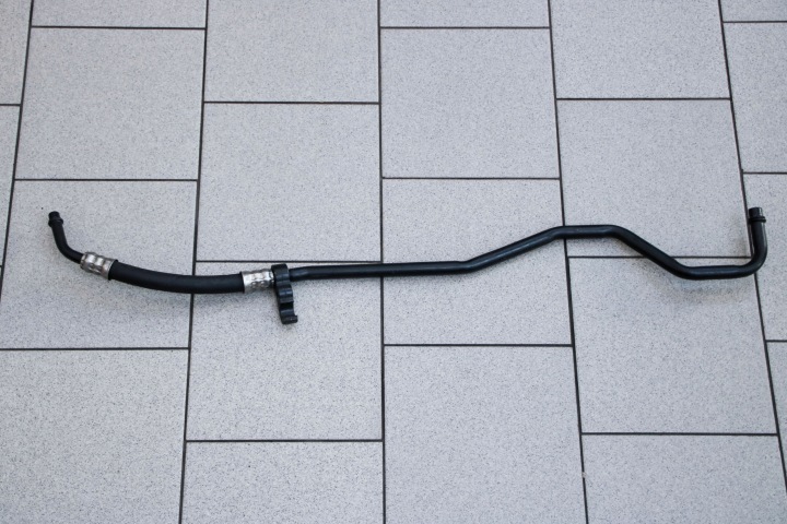 BMW E60 E61 520d N47 Schlauch Rohr Schlauch Getriebe 7799752