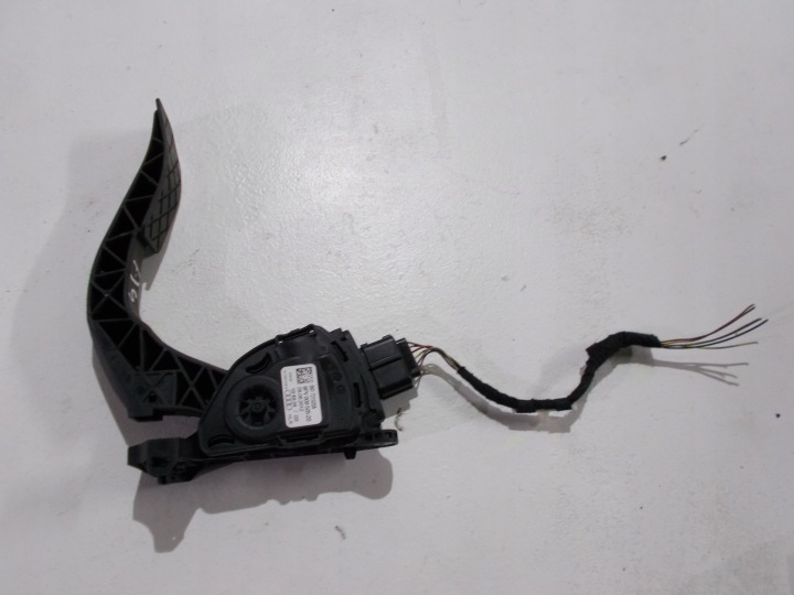 AUDI A4 B8 A5 Q5 PEDAL potentiometer Gas 8K1721523A EUROPA