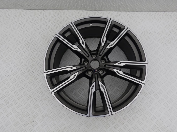 BMW X5 G05 X6 G06 8072002 9,5JX22 ET37 WZOR 747M