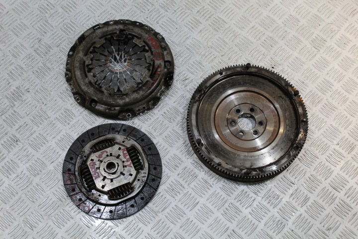 Kupplung Druckplatte Kupplungssatz Kupplungsscheibe IBIZA IV 6J 6J0 LIFT 3P0105273
