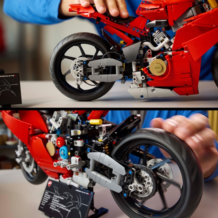 LEGO Technic 42202 Мотоцикл Ducati Panigale V4 S — фото 4