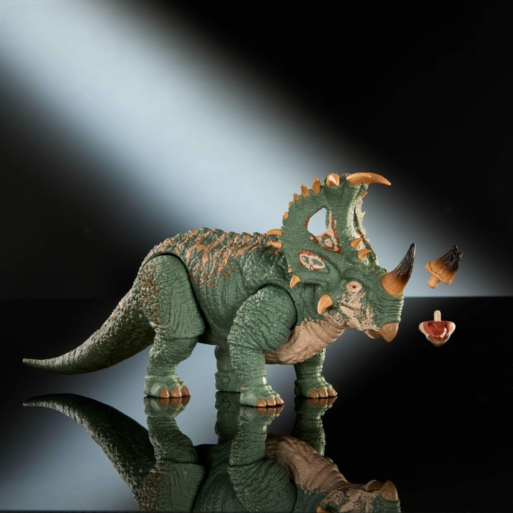 Jurassic World Hammond Collection динозавр Синоцератопс 30 см JKG88 — фото 6
