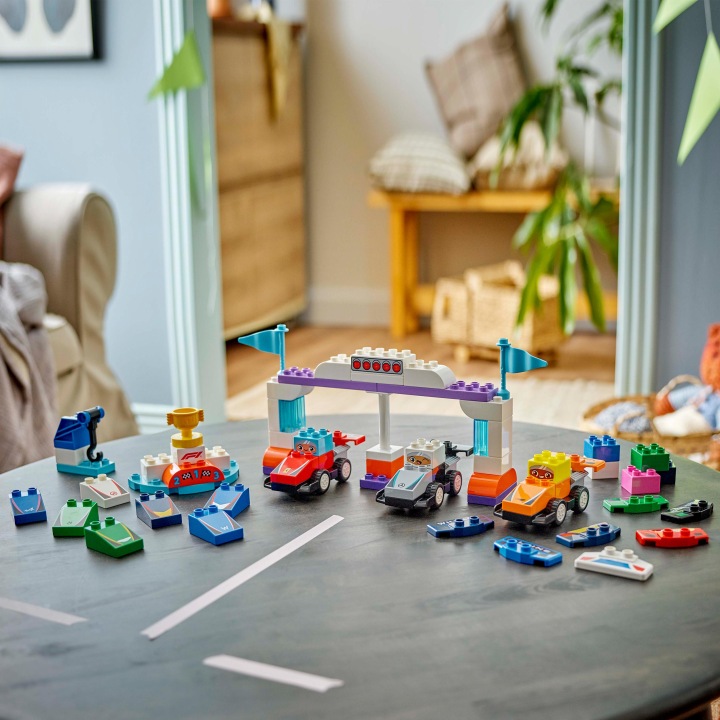 LEGO DUPLO Боліди і водія F1 10445 — фото 5