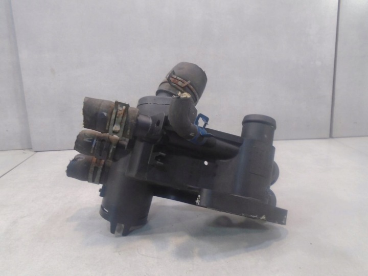 Scatola termostato VW LUPO 1.0 8V 032121111