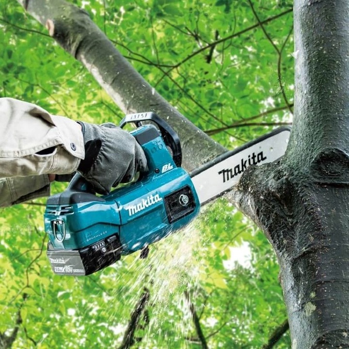 Купить цепную пилу makita. Makita duc254. Аккумуляторная цепная пила Makita 18v. Цепная пила Макита аккумуляторная 18. Аккумуляторная цепная пила Макита duc254.