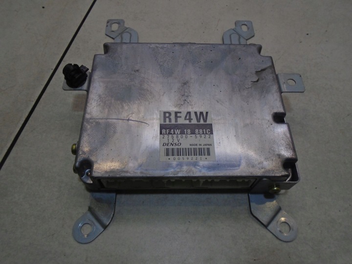 Ordinateur Moteur MAZDA PREMACY 2.0 DITD RF4W