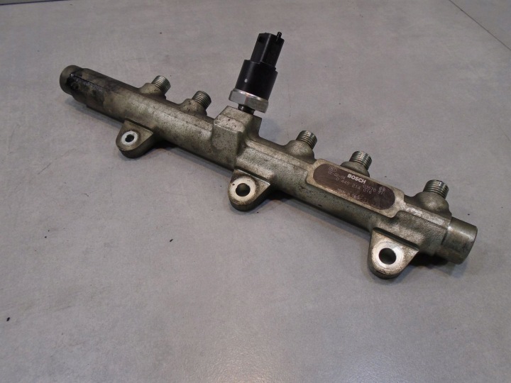 Rampe injection ALFA ROMEO 147 1.9 JTD 0445214016