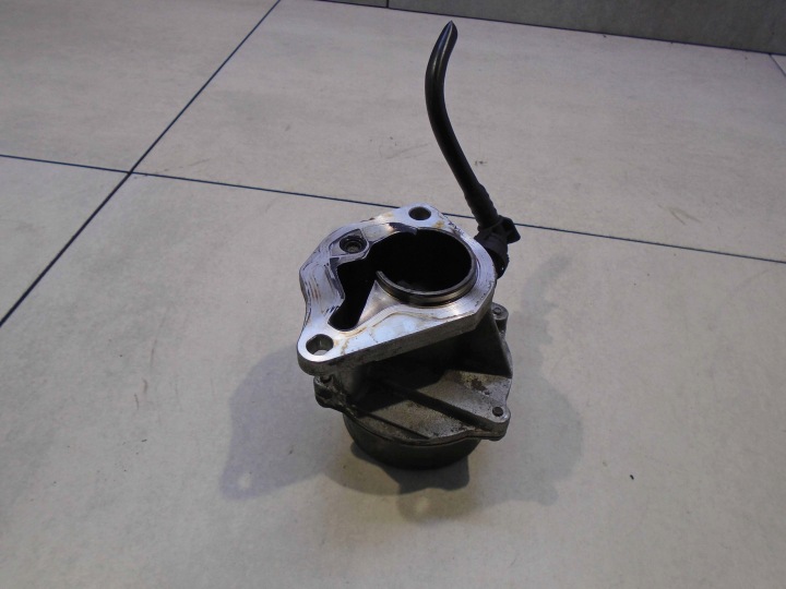 Pompa VACUM RENAULT CLIO 1.5 DCI 8200113585