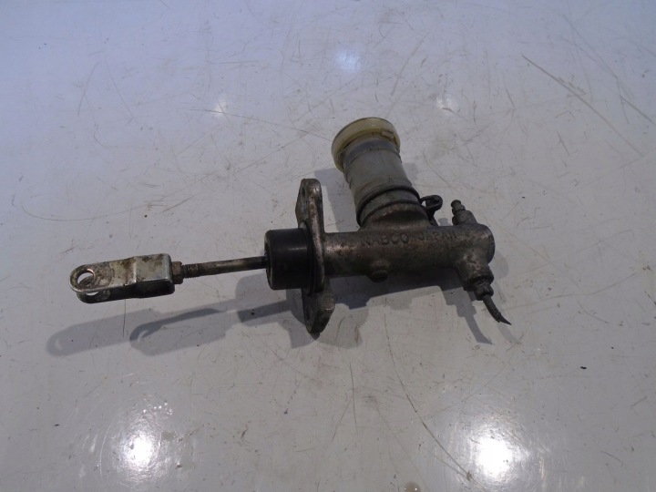 pump of the clutch FORD MAVERIK and 2.4