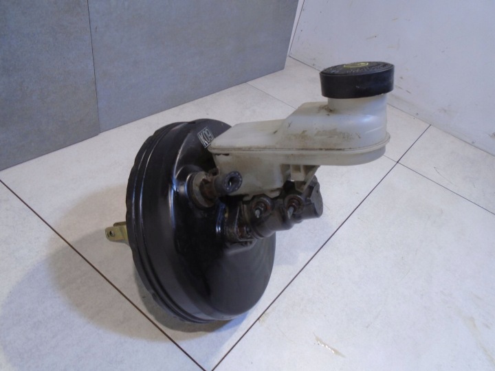 Servo Frein Pompe TOYOTA YARIS 87302001