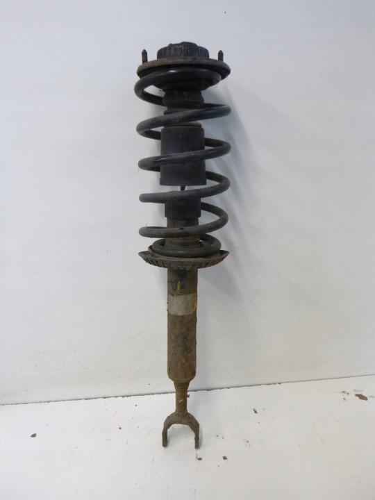 STOSSDÄMPFER VORNE VOLKSWAGEN PASSAT B5 1.6 99R.