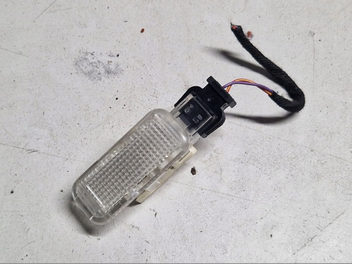 AUDI A6 C6 A6C6 feu éclairage 8D094741