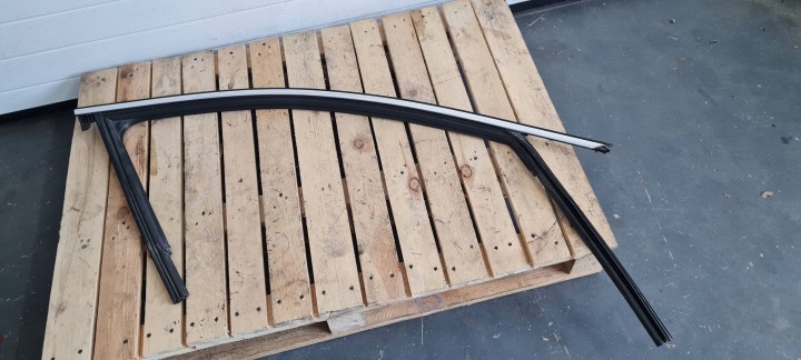 A4 B9 8W dihtung vrata desna desni prednji dio CHROM 8W0837432