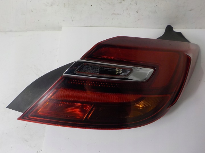OPEL INSIGNIA A Sedan LIFT Licht rechts heck hinten UK 23160558