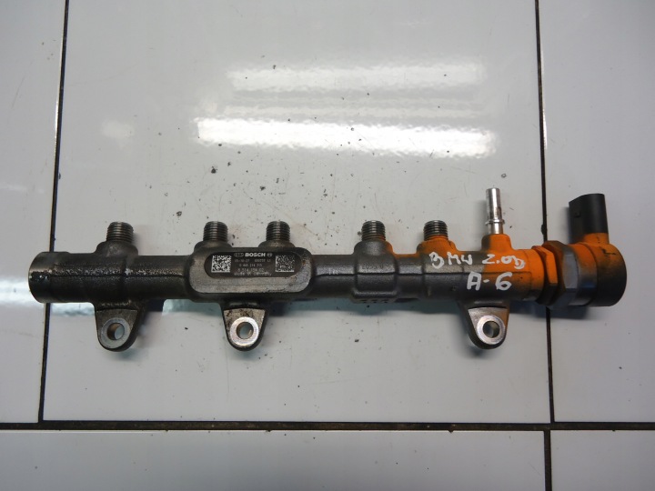 BMW 3 E90 2.0D N47D20A Kraftstoffverteiler Einspritzleiste 0445214315 Sensor 0281002949