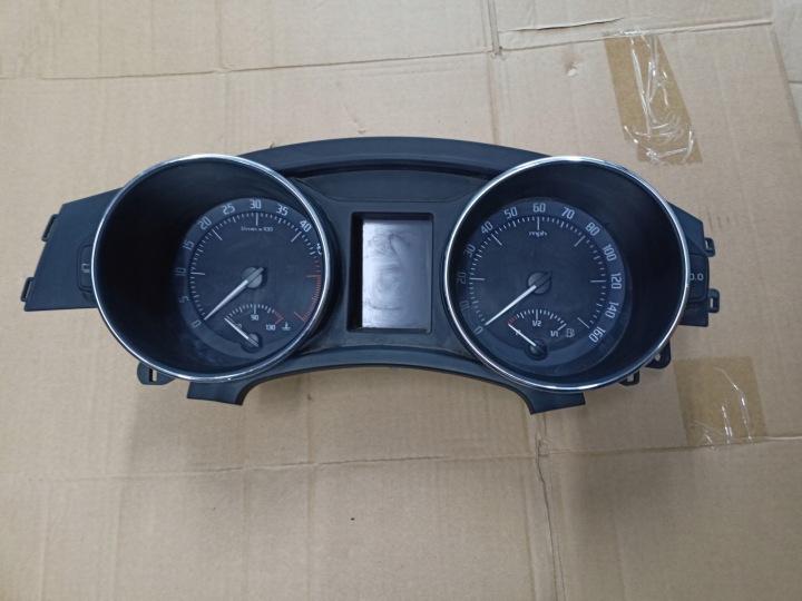 3T2920911H SKODA SUPERB 1.6 TDI dials dials UK