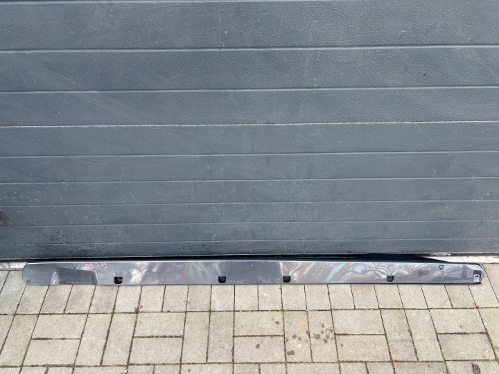CUPRA BORN LEISTE SCHUTZLEISTE SCHWELLEN 10E853855 A LINKS