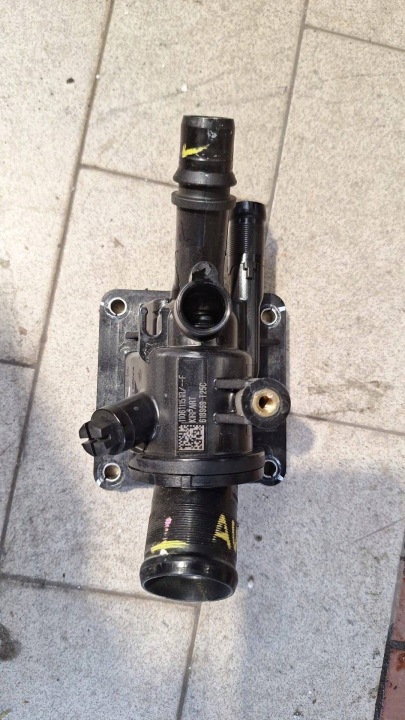 thermostat housing thermostat Renault Austral 110611151R as new!