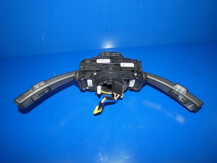 VOLVO V40 II 12- steering wheel levers and controls ring