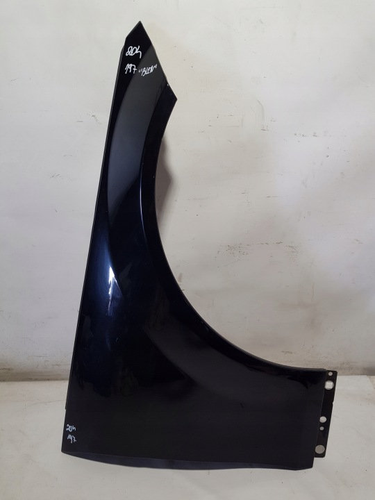 Aile Droite Avant MERCEDES W204 LIFT PRZEDLIFT C197 197