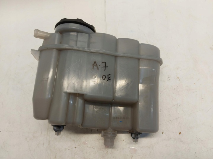 Audi A7 II 4K8 4M0 TFSI Túlfolyotartály 4K0121403
