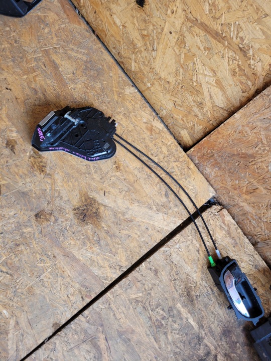 de la Serrure Portière Gauche Arrière TOYOTA AYGO II